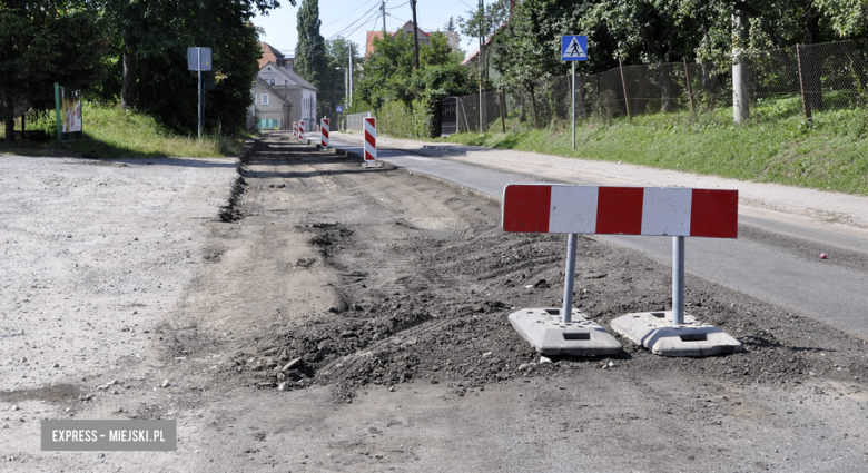Rozpoczęto remont drogi w Bobolicach