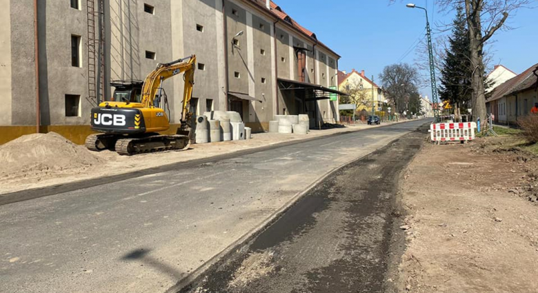 Trwa przebudowa drogi wojewódzkiej nr 395 w Henrykowie
