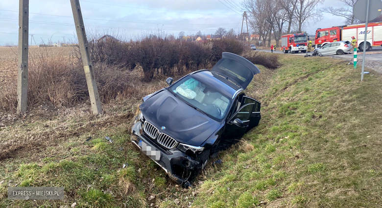 Zderzenie trzech samochodów osobowych na krajowej ósemce