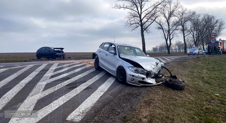 Zderzenie trzech samochodów osobowych na krajowej ósemce