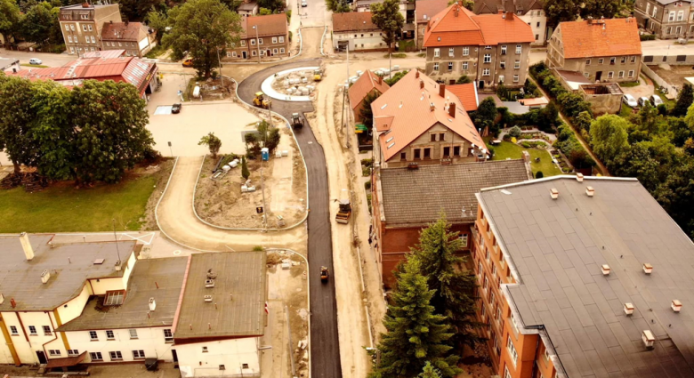 Na ul. Wojska Polskiego w Ziębicach powstaje już nowa nawierzchnia