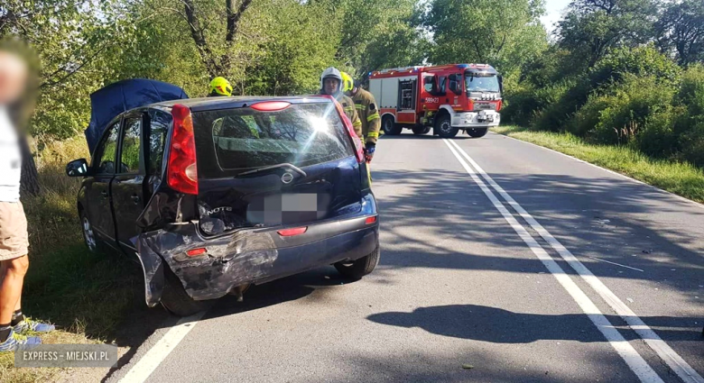 Zderzenie dwóch osobówek i rowerzysty na drodze między Kamieńcem Ząbkowickim a Ząbkowicami Śląskimi
