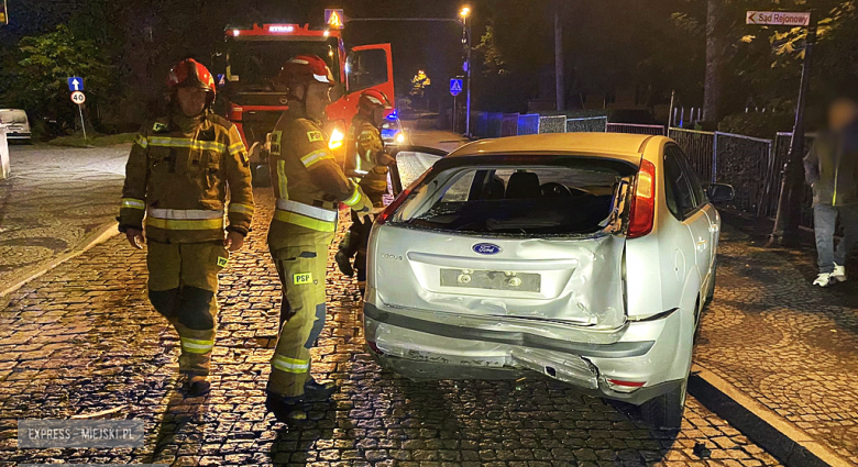 Zderzenie pojazdów na ul. Ziębickiej w Ząbkowicach Śląskich [foto]