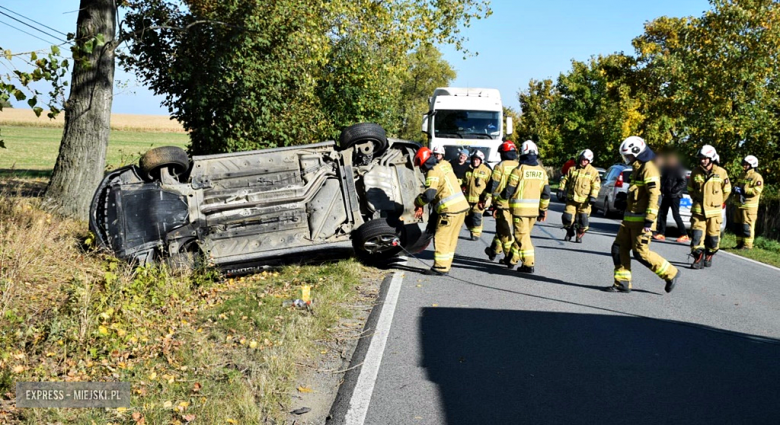 Zderzenie dwóch pojazdów za Bobolicami. Droga zablokowana. Interweniuje śmigłowiec LPR [foto]