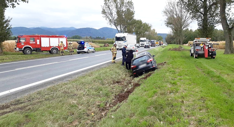 Zderzenie samochodu osobowego z autobusem na krajowej ósemce [foto]