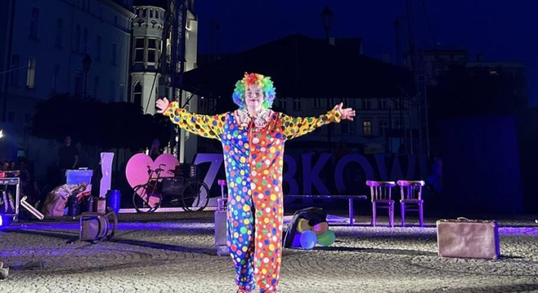 Spektakl „Wędrowcy” na ząbkowickim rynku