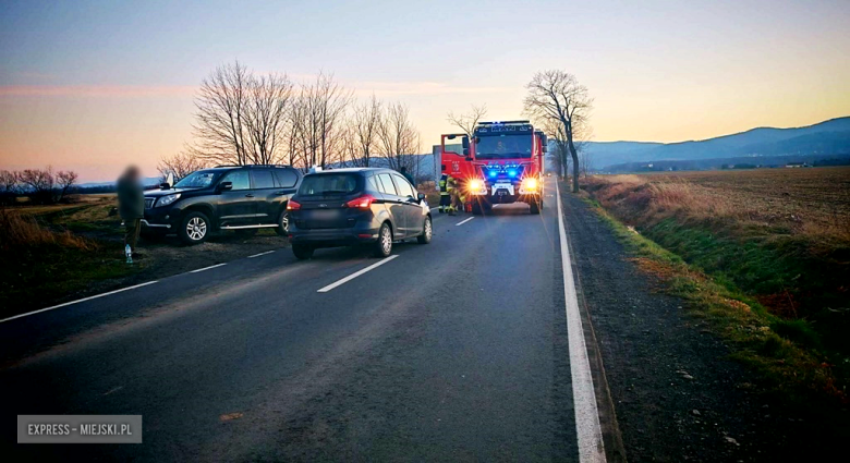 Zderzenie dwóch pojazdów na trasie Kamieniec Ząbkowicki - Złoty Stok
