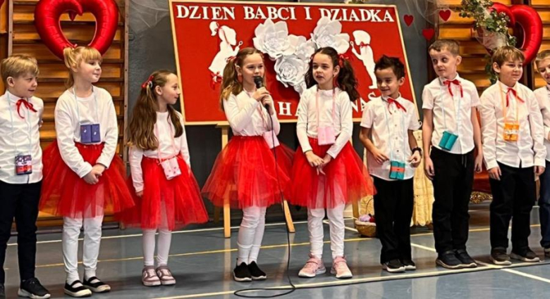 Dzień Babci i Dziadka w Szkole Podstawowej w Henrykowie
