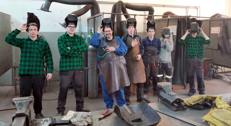 Nauczyciele i uczniowie podnoszą kwalifikacje w projekcie „Zawodowi transformersi”