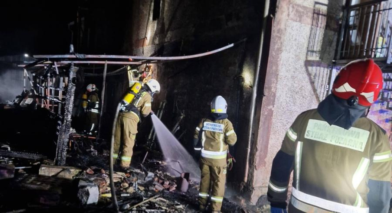 Pożar w Rososznicy. Spłonął budynek gospodarczy