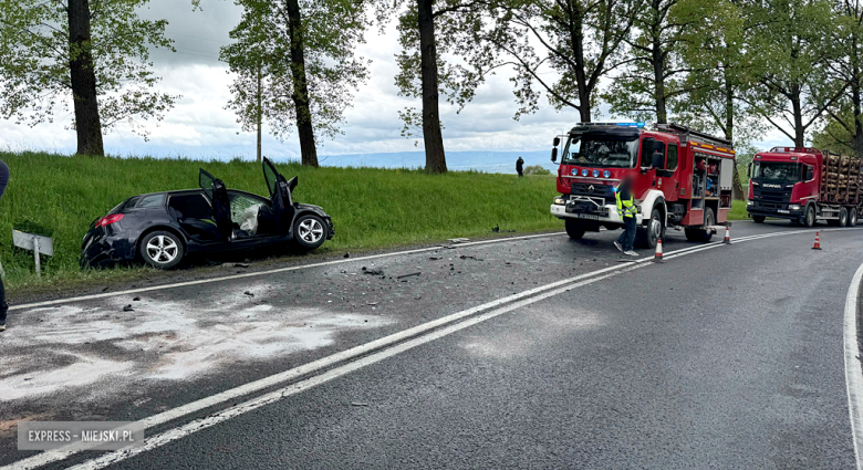 Zderzenie auta osobowego z ciężarówką