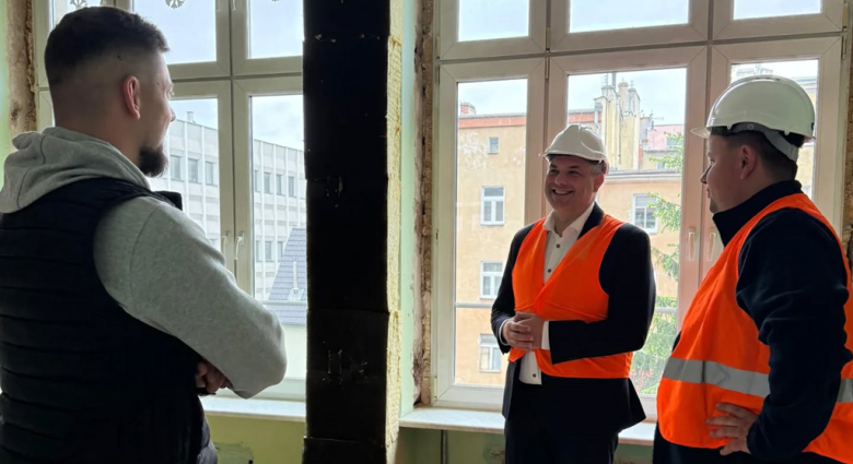 Burmistrz Ząbkowic Śląskich odwiedził Centrum Organizacji Pozarządowych