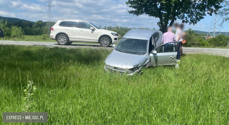 Zderzenie samochodów na krajowej ósemce