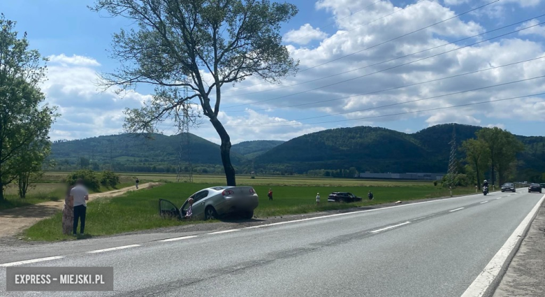 Zderzenie samochodów na krajowej ósemce