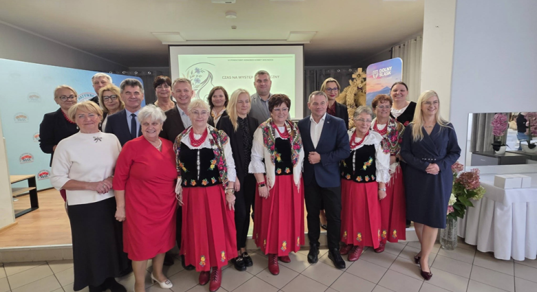 O wartościach i roli kobiet na wsi. VI Powiatowy Kongres Kobiet Wiejskich odbył się w Mąkolnie