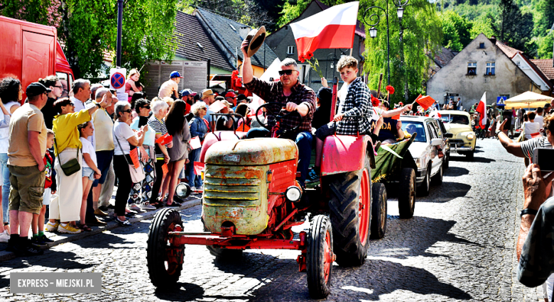 Lud pracujący świętuje. Pierwszomajowy pochód w Srebrnej Górze [foto]