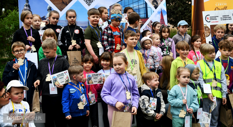 Setki biegaczy i świetne wyniki. 15. Półmaraton Henrykowski i 11. Dycha Księgi Henrykowskiej [foto]