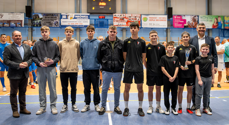 Sokół Smolec zwycięzcą Turnieju Sylwestrowego o Puchar Przewodniczącego Rady Miejskiej