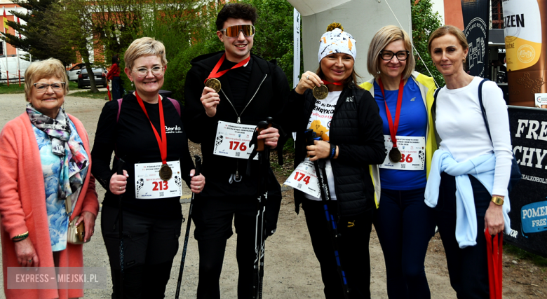 Setki biegaczy i świetne wyniki. 15. Półmaraton Henrykowski i 11. Dycha Księgi Henrykowskiej [foto]