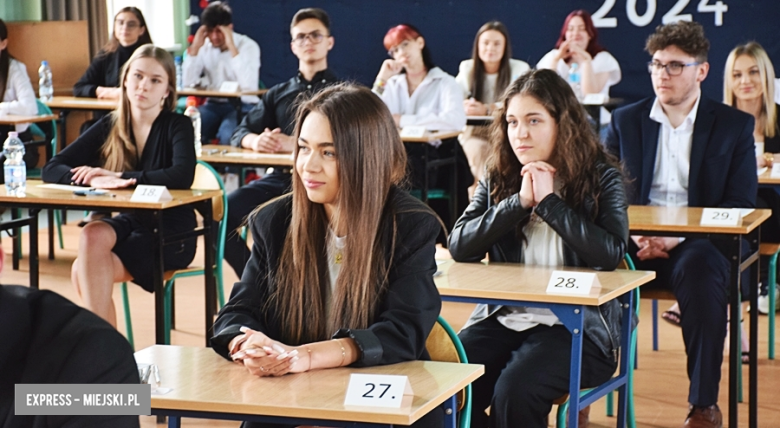 W ząbkowickim liceum ogólnokształcącym do egzaminu z języka polskiego przystąpiło ponad stu uczniów