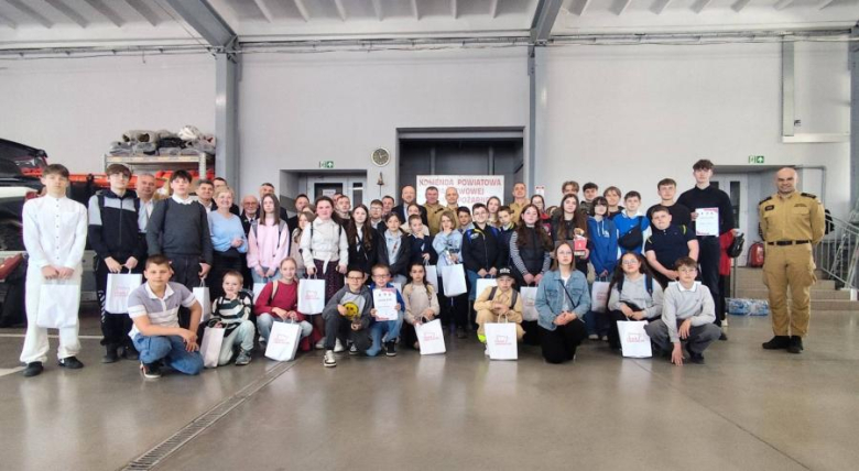 Młodzi znawcy pożarnictwa rywalizowali w Ząbkowicach Śląskich. Znamy najlepszych w powiecie [foto]