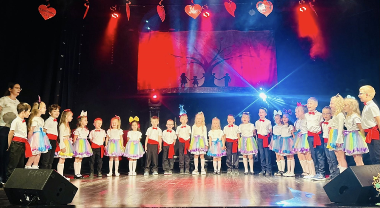 Występ przedszkolaków z okazji Dnia Mamy i Taty w Ziębickim Centrum Kultury