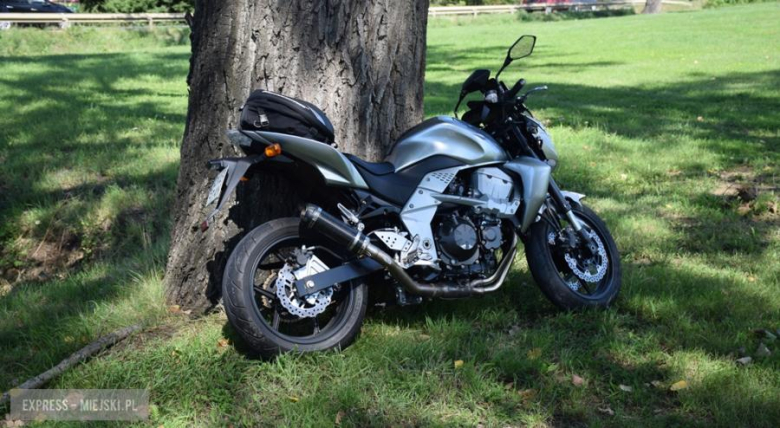 Zdarzenie drogowe z udziałem dwóch motocykli i osobówki. Jedna osoba w szpitalu