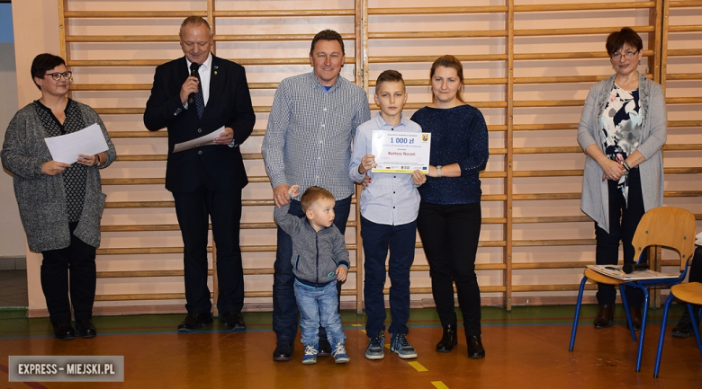 Wręczyli stypendia dla najzdolniejszych uczniów