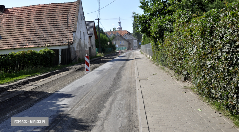 Rozpoczęto remont drogi w Bobolicach