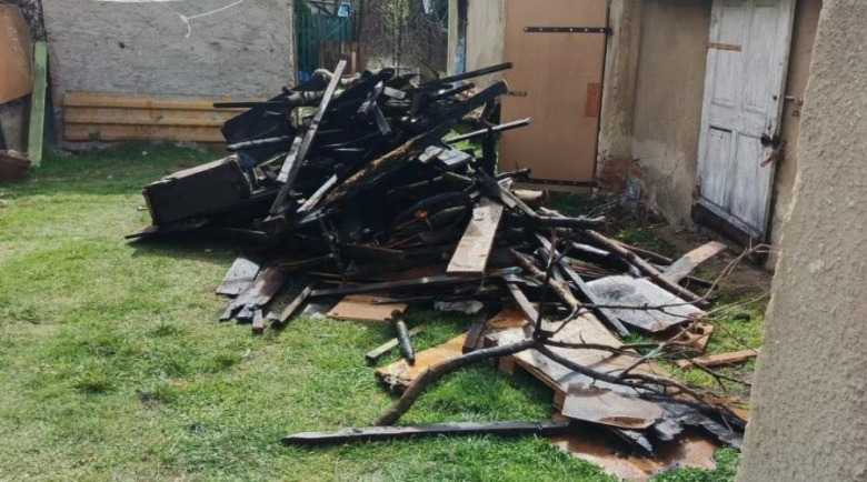 Pożar komórek przy ul. Kamienieckiej. Interweniowały cztery zastępy straży pożarnej