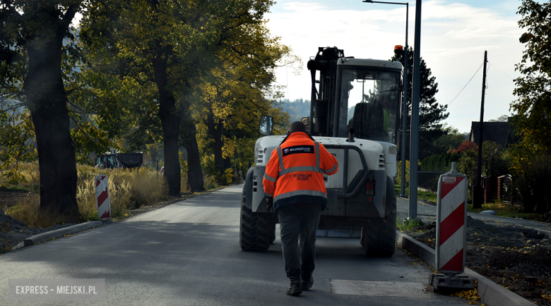 Rondo w Przyłęku gotowe. Inwestycja na trasie Bardo–Przyłęk dobiega końca