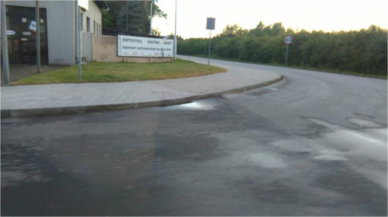 Ulica Świerkowa w okolicach stacji paliw