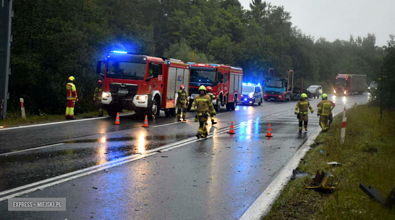 Zderzenie porsche z samochodem ciężarowym na krajowej ósemce
