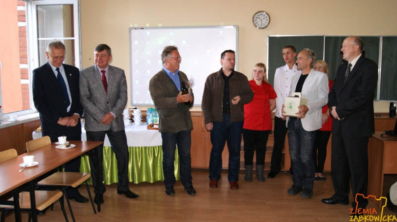 ziemiazabkowicka.pl