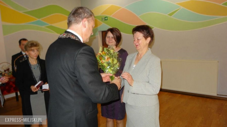 Wszystkie pary odebrały medal za długoletnie pożycie małżeńskie z rąk burmistrza