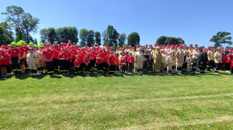 Dziecięce i młodzieżowe drużyny pożarnicze rywalizowały w zawodach sportowo-pożarniczych