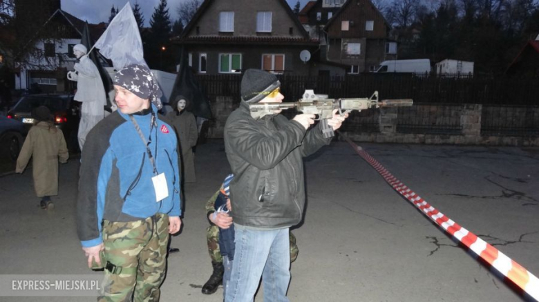 Jedną z atrakcji przygotowanych przez organizatorów było strzelanie z broni