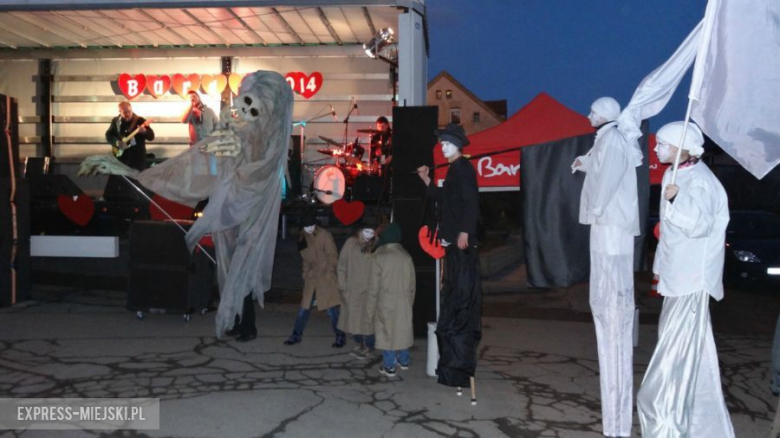 Pokaz przygotowany przez Teatr Ruchu działajączy przy CKiP w Bardzie