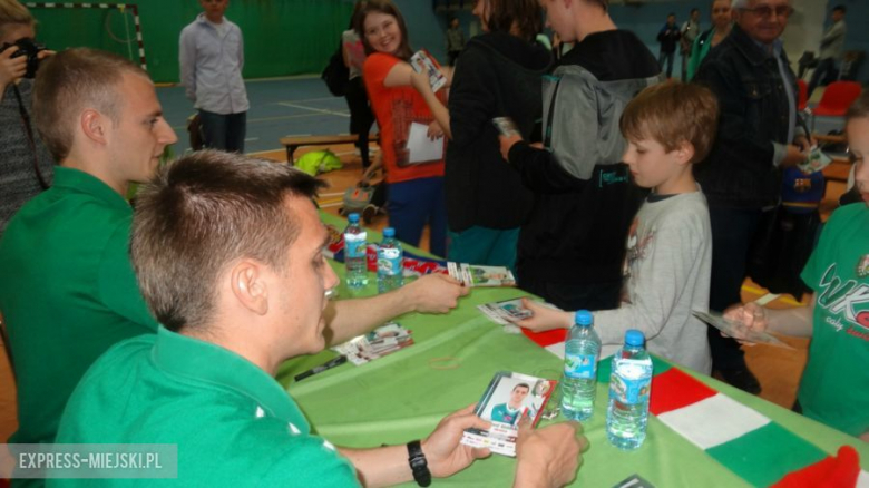 Paweł Zieliński i Wojciech Pawłowski reprezentowali wrocławski klub na spotkaniu w ząbkowickim gimnazjum