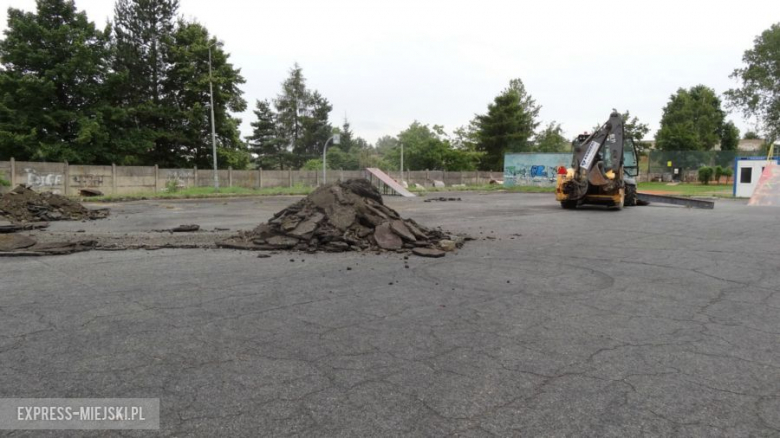 Rozpoczęły się pierwsze prace związane z powstaniem skateparku w Ząbkowicach Śląskich