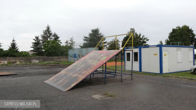 Rozpoczęły się pierwsze prace związane z powstaniem skateparku w Ząbkowicach Śląskich