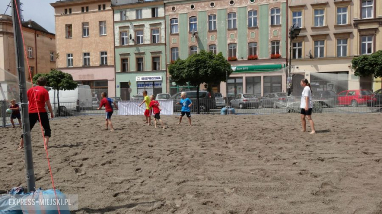 trakcji "Dni i Nocy Krzywej Wieży"