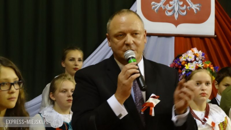 Spektakl w wykonaniu zespołu „Kwiaty Polskie” z Ejszyszek na Litwie