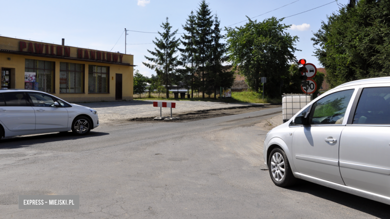 Rozpoczęto remont drogi w Bobolicach