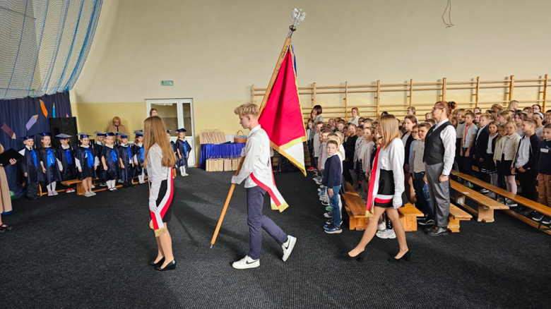 Uroczystość pasowania na ucznia w Zespole Szkolno-Przedszkolnym im. KEN w Bardzie