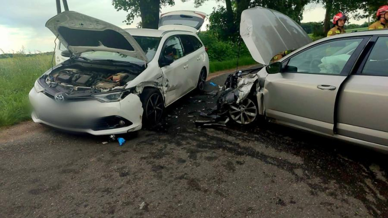 Zderzenie skody i toyoty między Bobolicami a Ciepłowodami
