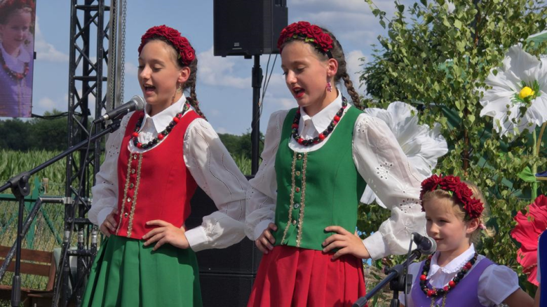 V Jubileuszowy Przegląd Zespołów Ludowych rozbrzmiał w Mąkolnie