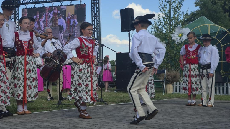 V Jubileuszowy Przegląd Zespołów Ludowych rozbrzmiał w Mąkolnie