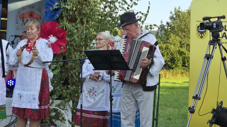 V Jubileuszowy Przegląd Zespołów Ludowych rozbrzmiał w Mąkolnie