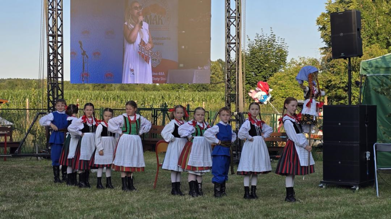 V Jubileuszowy Przegląd Zespołów Ludowych rozbrzmiał w Mąkolnie